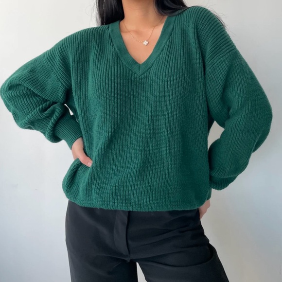 TNA Aritzia Forest Green V-Neck Chunky Ribbed Knit Jumper - Picture 2 of 5